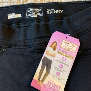 Levi’s shaping jeans